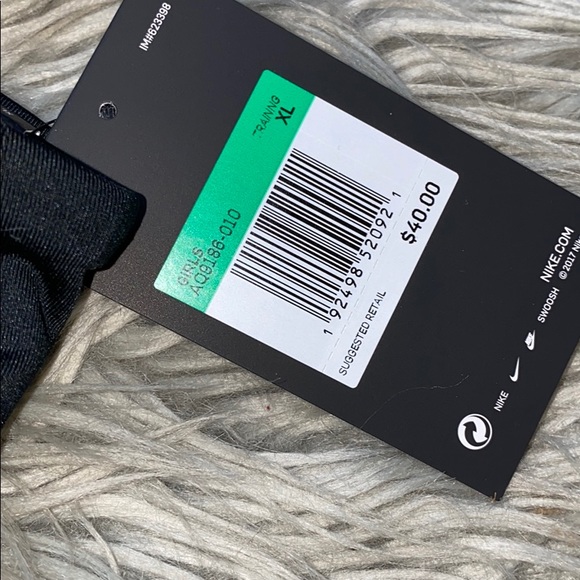 Girls Nike tight fit leggings - Picture 2 of 6